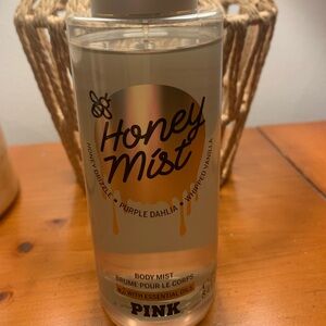 Pink body spray